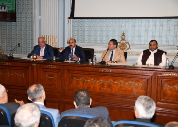 أثناء حضوره لإجتماع لجنة الزراعة والرى بمجلس النواب .. محافظ أسوان : إستكمال تغطية مصرف السيل أحد أهم ثمار الزيارة الميدانية للجنة 20 - جريدة المساء