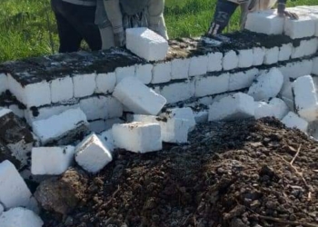 إزالة حالة تعدى بمساحة قيراط مع رفع 60 طن مخلفات بقرية بني محمد سلطان والتوابع وإزالة 3حالات تعدي على الاراضي الزراعيه بقرية طوخ الخيل مركز المنيا 16 - جريدة المساء