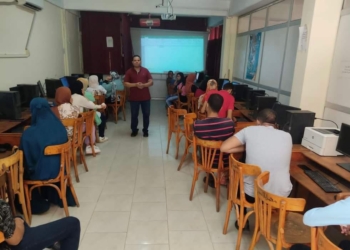 جامعة سوهاج تواصل تنفيذ برامجها التدريبية المجانية للطلاب في مجال الحاسب الآلي 17 - جريدة المساء