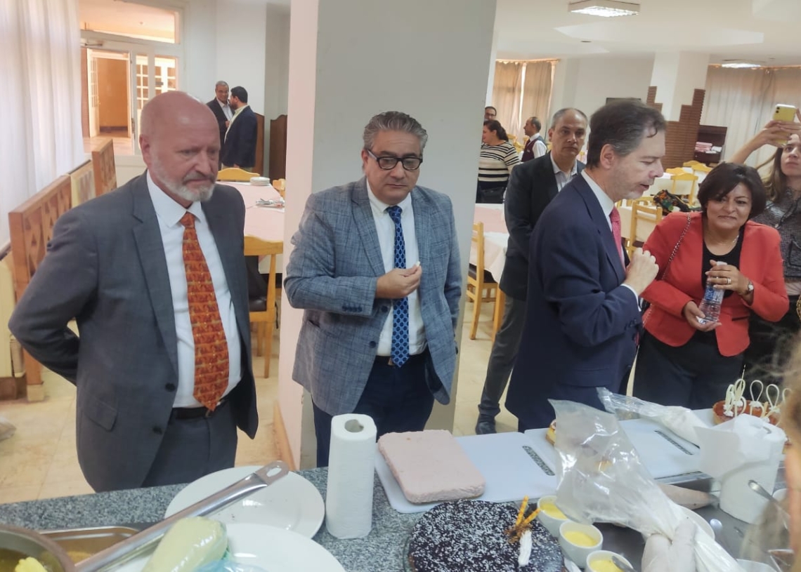 فطروا فول وطعمية: سفيرا فلندا وأسبانيا يشهدان مباراة قدم بين البنات في المنيا 19 - جريدة المساء