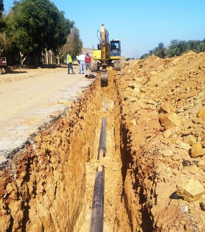 محافظ أسوان يتابع نتائج الجولات الميدانية لوحدة حياة كريمة لتفقد المشروعات الجارية بقرية الرمادى قبلى بإدفو ضمن المبادرة الرئاسية (حياة كريمة) 20 - جريدة المساء محافظ أسوان يتابع نتائج الجولات الميدانية لوحدة حياة كريمة لتفقد المشروعات الجارية بقرية الرمادى قبلى بإدفو ضمن المبادرة الرئاسية (حياة كريمة) 19 - جريدة المساء