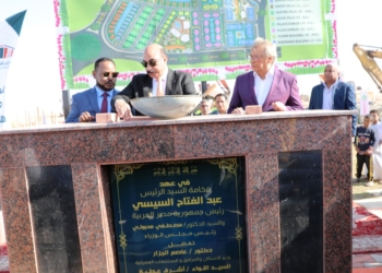 محافظ أسوان يضع حجر الأساس لكومباوند " حياتى " العمرانى 23 - جريدة المساء