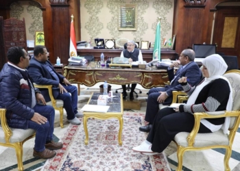 محافظ المنيا يبحث مع ممثلي التجار ، الموقف التنفيذي لمنظومة ضبط الأسعار وتوافر السلع الغذائية 31 - جريدة المساء