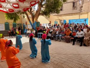 فقرات فنية وهدايا للأطفال في احتفال عيد الطفولة بقنا 112 - جريدة المساء