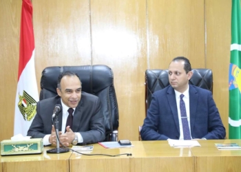 نائب محافظ المنيا يناقش خطة المحافظة الشاملة لمواجهه الأزمات والأخطار الناتجة عن السيول 29 - جريدة المساء