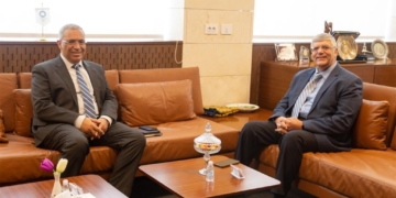 رئيس الجامعة المصرية اليابانية يستقبل المدير التنفيذي لهيئة تمويل العلوم والتكنولوجيا والابتكار STDF 2 - جريدة المساء رئيس الجامعة المصرية اليابانية يستقبل المدير التنفيذي لهيئة تمويل العلوم والتكنولوجيا والابتكار STDF 1 - جريدة المساء