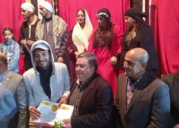 "خالتي صفية والدير"برؤية إبداعية لفرقة مكتبة مصر المسرحية بالإسماعيلية 19 - جريدة المساء