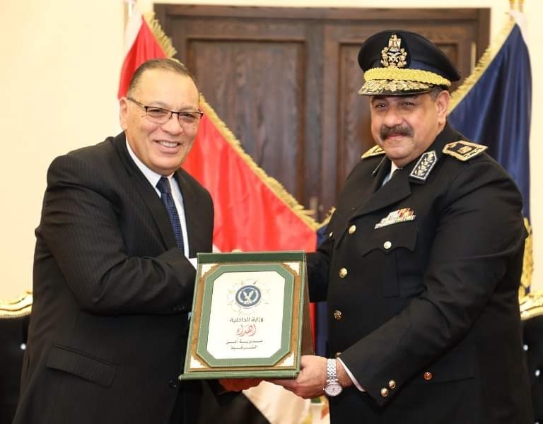 محافظ الشرقية يُهنئ مدير الأمن والقيادات الشرطية بعيد الشرطة 19 - جريدة المساء