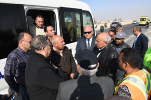 وزير النقل يتفقد مسار القطار الكهربائى السريع بقنا 31 - جريدة المساء