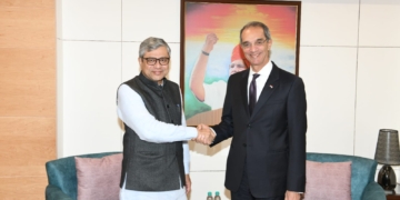 وزير الاتصالات يبحث مع الهندى سبل التعاون المشترك فى مجالات البنية المعلوماتية الدولية والتحول الرقمى 1 - جريدة المساء