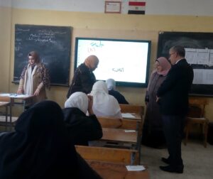 وكيل تعليم القاهرة تتابع امتحانات الصف الأول الثانوي بالمعصرة 25 - جريدة المساء