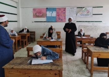 " الشرقاوى " و" الجنيدي" يتابعان امتحانات الشهادتين الإبتدائية والإعدادية بلجان العاشر من رمضان 33 - جريدة المساء