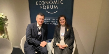 وزيرة التخطيط  تلتقي نائب رئيس شركة بلاك روك الأمريكية لإدارة الاستثمار 1 - جريدة المساء