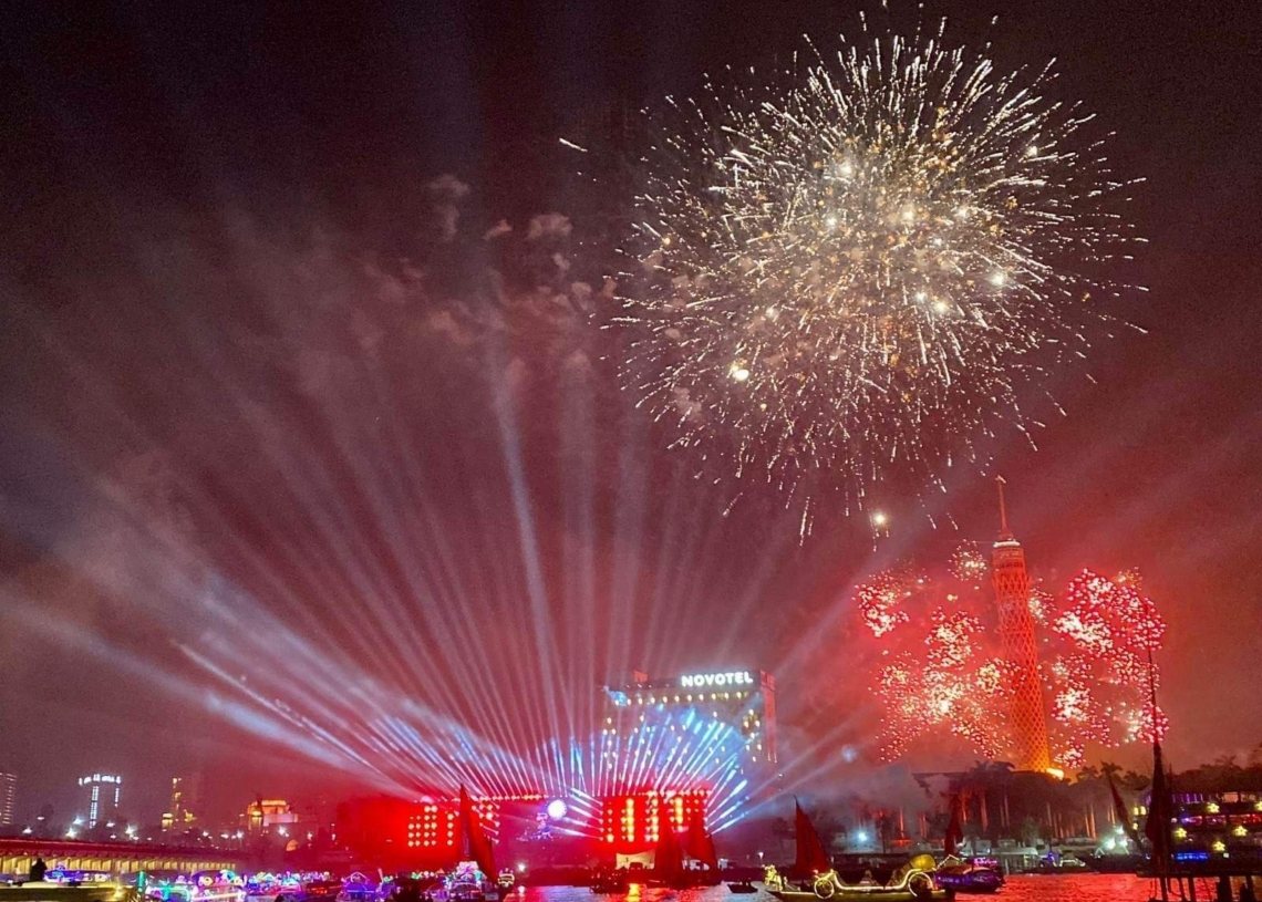 مصمم إضاءة احتفالات برج القاهرة في رأس السنة يكشف عن الكواليس 19 - جريدة المساء