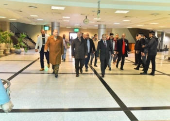 الفريق كامل الوزير يصل أسيوط لتفقد بعض مشروعات وزارة النقل 31 - جريدة المساء