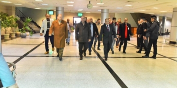 الفريق كامل الوزير يصل أسيوط لتفقد بعض مشروعات وزارة النقل 2 - جريدة المساء الفريق كامل الوزير يصل أسيوط لتفقد بعض مشروعات وزارة النقل 1 - جريدة المساء