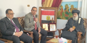 المحافظ والقيادات التنفيذية والدينية يهنئون المسيحيين بعيد الميلاد 1 - جريدة المساء