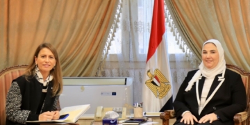 "القباج" تبحث التعاون المشترك مع مدير اليونسكو في مجال إقامة المعارض للأسر المنتجة 1 - جريدة المساء الوزيرة تستقبل مديرة اليونسكو بالدول العربية