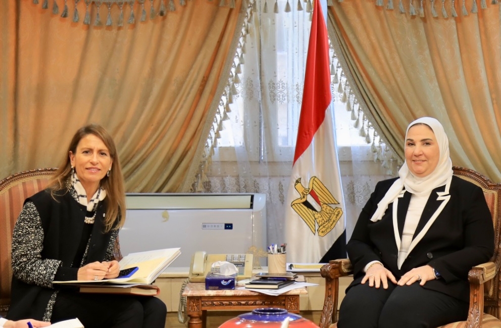 "القباج" تبحث التعاون المشترك مع مدير اليونسكو في مجال إقامة المعارض للأسر المنتجة 18 - جريدة المساء الوزيرة تستقبل مديرة اليونسكو بالدول العربية