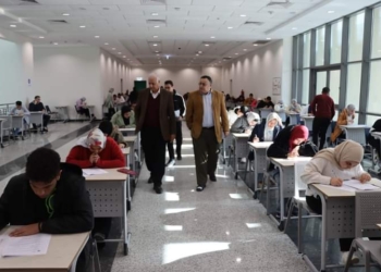 الكردي يتفقد سير امتحانات جامعة العلمين 33 - جريدة المساء