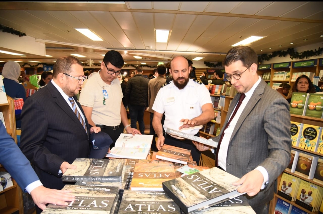 سفينة الكتب «لوجوس هوب» بميناء بورسعيد السياحى تستقبل ٦٠٠٠ زائر في يومها الأول 19 - جريدة المساء