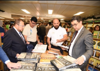 سفينة الكتب «لوجوس هوب» بميناء بورسعيد السياحى تستقبل ٦٠٠٠ زائر في يومها الأول 31 - جريدة المساء
