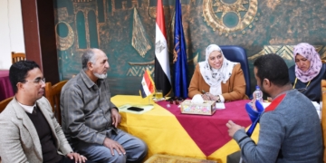 محافظ أسوان يكلف نائبته لبحث شكاوى ومطالب 35 مواطن ومواطنة لتلبيتها وإيجاد الحلول المناسبة لها وفقاً للقانون وللإمكانيات المتاحة 1 - جريدة المساء