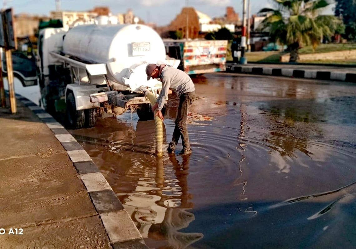 فى كفرالشيخ هطول أمطار غزيرة ببلطيم والمصيف واستمرار رفع المياه والمحافظ يعلن رفع درجة الاستعدادات 18 - جريدة المساء
