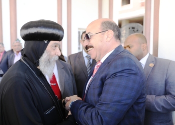 وسط أجواء من محافظ أسوان يقدم التهانى للأخوة الأقباط بمناسبة عيد الميلاد المجيد بمختلف الكنائس 31 - جريدة المساء