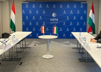 على هامش مشاركته فعاليات اللجنة المصرية المجرية المشتركة.. رئيس المنطقة الاقتصادية يبحث فرص الاستثمار مع مستثمري المجر 17 - جريدة المساء على هامش مشاركته فعاليات اللجنة المصرية المجرية المشتركة.. رئيس المنطقة الاقتصادية يبحث فرص الاستثمار مع مستثمري المجر 16 - جريدة المساء