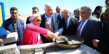 وزيرة البيئة تشهد وضع حجر الأساس لمشروع مركز الصيد التعاونى بمدينة الطور بجنوب سيناء 1 - جريدة المساء