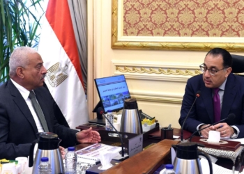 رئيس الوزراء يلتقي محافظ السويس لمتابعة المشروعات وبحث الفرص الاستثمارية بالمحافظة 21 - جريدة المساء