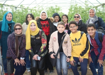 طلاب جامعة الطفل فى زيارة لمزرعة المركز القومى للبحوث 16 - جريدة المساء