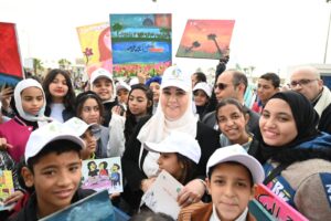 "القباج" تتفقد أنشطة وزارة التضامن المشاركة في معرض القاهرة الدولي للكتاب 19 - جريدة المساء