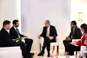 وزير الاتصالات يبحث مع وزيرة الدولة للتطوير الحكومي والمستقبل الإماراتية زيادة سبل التعاون في التحول الرقمي 20 - جريدة المساء