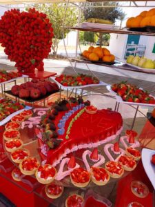 السياح الأجانب يحتفلون بعيد الحب على شواطئ الغردقة 21 - جريدة المساء