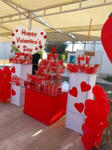 السياح الأجانب يحتفلون بعيد الحب على شواطئ الغردقة 23 - جريدة المساء