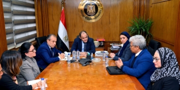 أحمد سمير: الاستفادة من الخبرة الماليزية في تصنيع زيت النخيل 2 - جريدة المساء أحمد سمير: الاستفادة من الخبرة الماليزية في تصنيع زيت النخيل 1 - جريدة المساء