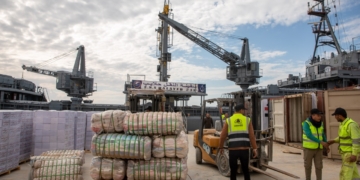 اقتصادية قناة السويس :بدء التشغيل التجريبي للرصيف الجديد بميناء العريش واستقبال أول سفينة تتجه لميناء اللاذقية 2 - جريدة المساء اقتصادية قناة السويس :بدء التشغيل التجريبي للرصيف الجديد بميناء العريش واستقبال أول سفينة تتجه لميناء اللاذقية 1 - جريدة المساء