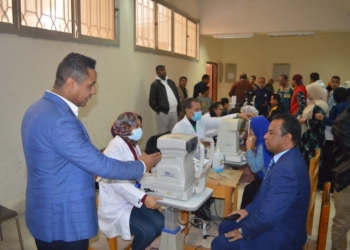 قافلة طبية لفحص أمراض العيون بكليتي الحقوق والتجارة بقنا 16 - جريدة المساء