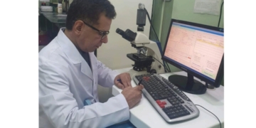 الإيدز.. هل يجب الحفاظ على سرية المرض؟! 2 - جريدة المساء الإيدز.. هل يجب الحفاظ على سرية المرض؟! 1 - جريدة المساء