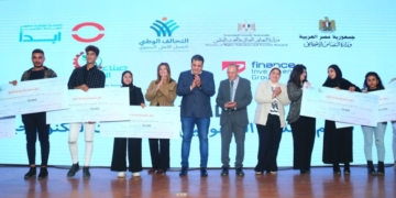 "صناع الخير" تعلن تسليم 200 طالب منحة الجامعات التكنولوجية للعام الأول 2 - جريدة المساء "صناع الخير" تعلن تسليم 200 طالب منحة الجامعات التكنولوجية للعام الأول 1 - جريدة المساء