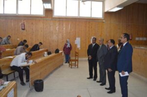 "غرباوي" يتفقد امتحانات الدراسات العليا بحقوق قنا 21 - جريدة المساء