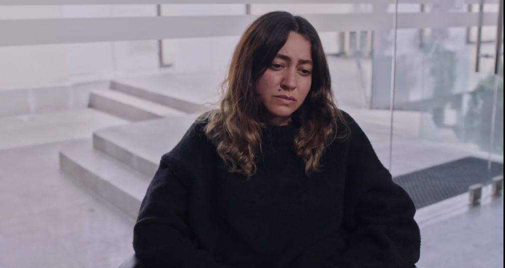 هند عبد الحليم تهرب من مصحة الادمان في" أزمة منتصف العمر" 27 - جريدة المساء