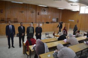 "غرباوي" يتفقد امتحانات الدراسات العليا بحقوق قنا 19 - جريدة المساء