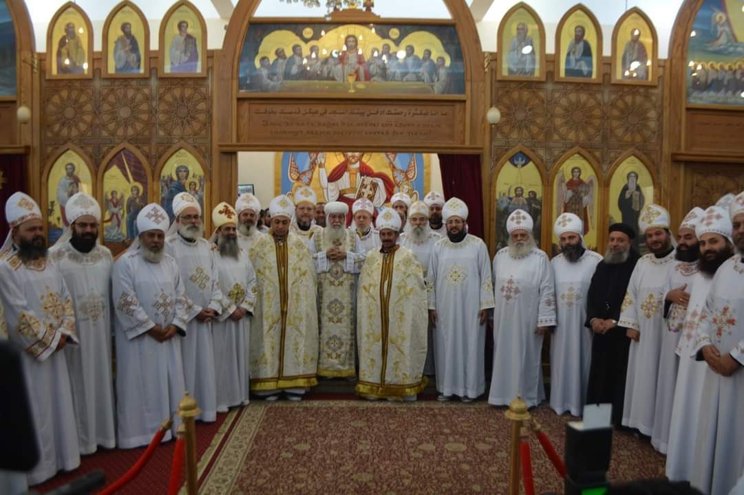 الأنبا مكاريوس اسقف المنيا يرسم كاهنين جديدين بقري المنيا 17 - جريدة المساء