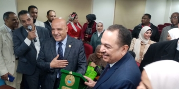 رئيس جامعة أسوان يستقبل وزير الهجرة ومؤسسة صناع الخير بالمستشفي الجامعي 1 - جريدة المساء