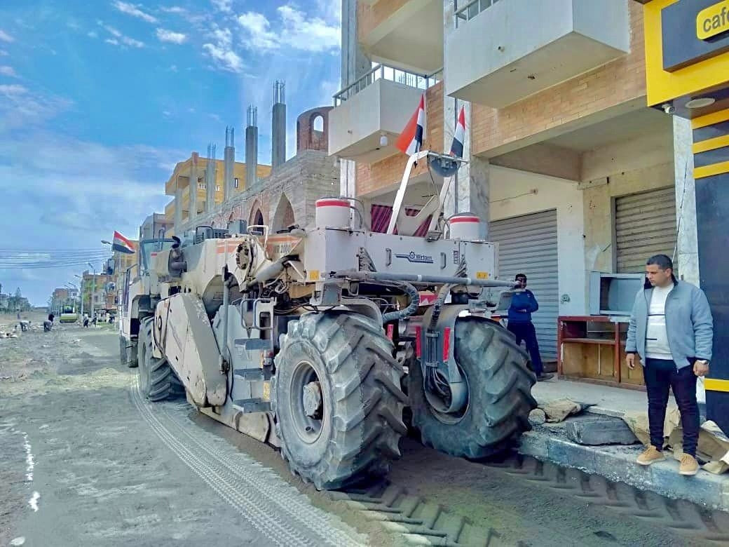 حملات نظافة ورفع الإشغالات وتطهير خطوط الصرف الصحي بدسوق وتمهيد ورصف الطرق 17 - جريدة المساء