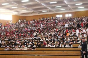 أشرف رشاد: اختصار السياسة في ممارسة السلطة .. أكذوبة كبرى 52 - جريدة المساء