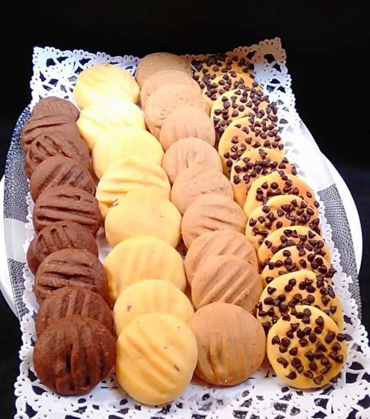 الشيف امينة تقدم طريقة بسيطة لتحضير بسكويت الافران بالفيديو 16 - جريدة المساء